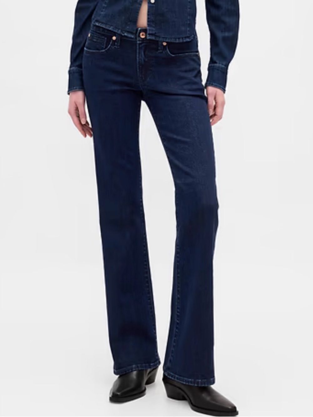Gap Dark Wash Low Rise Long and Lean Slim Boot Cut Jeans 8